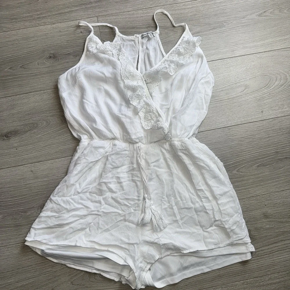 Charlotte Russe White Gauze Lace Trim Tassel Cami Romper Size M - Picture 2 of 7